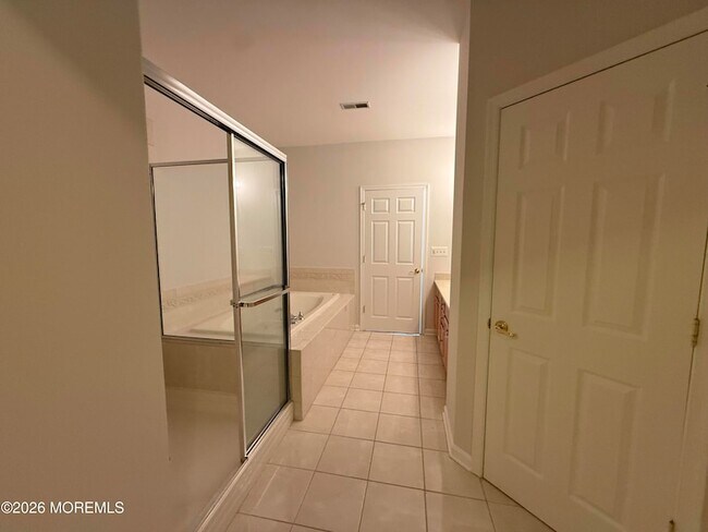 Building Photo - 33 Cooper Ave