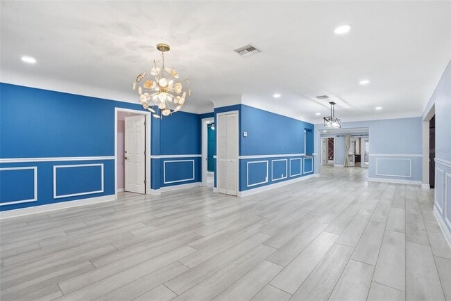 Building Photo - 2121 Park St N