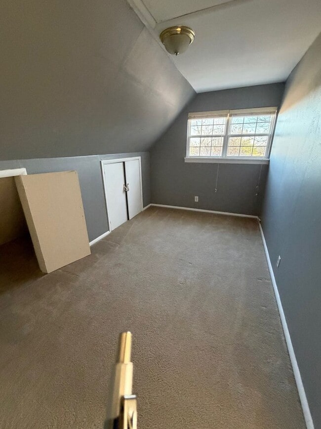 Building Photo - 2 story house for lease. Open floor plan in kitchen & living. Lots of storage. Large fenced backy...