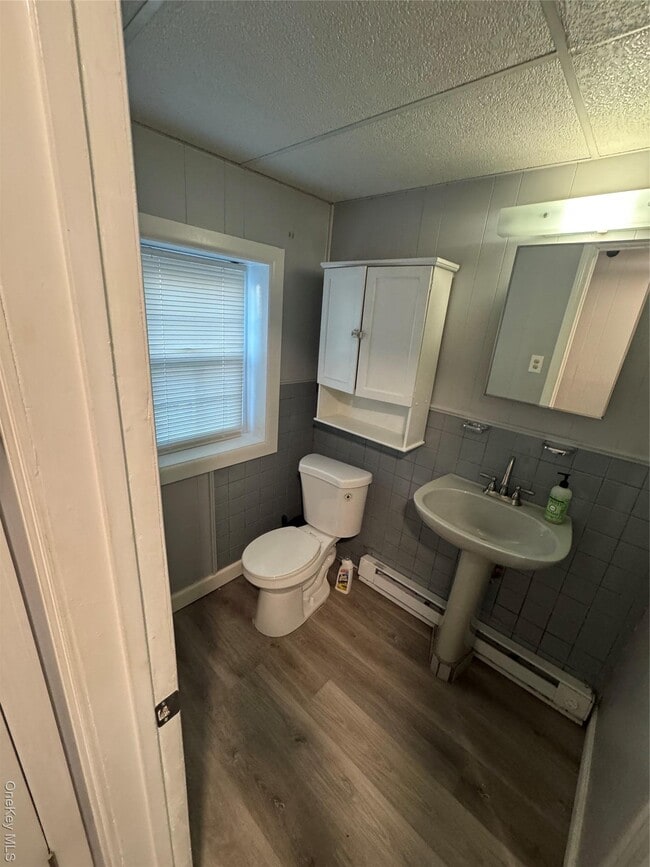 Building Photo - 119 Sequoia Dr