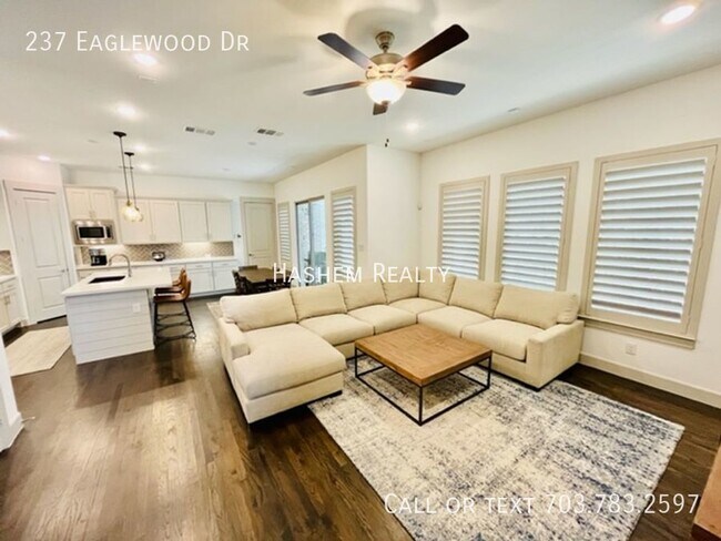 Building Photo - 237 Eaglewood Dr