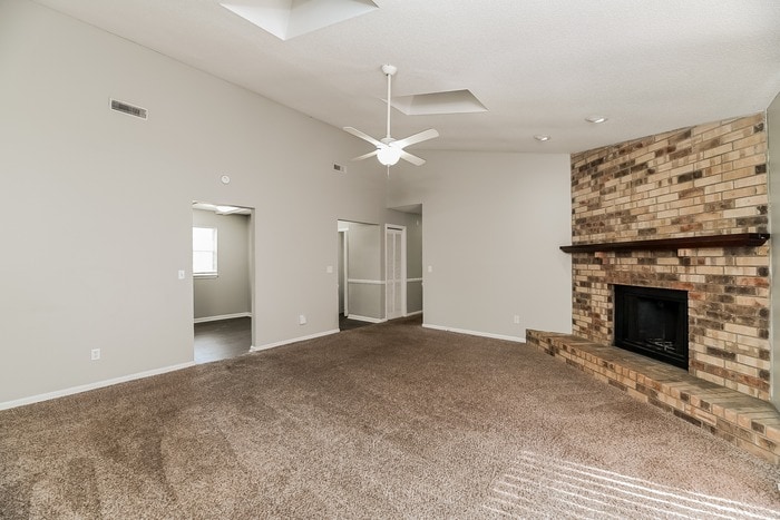 Building Photo - 405 Crestwood Dr