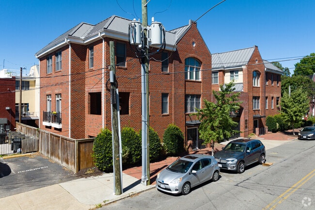 Primary Photo - Sterling Row