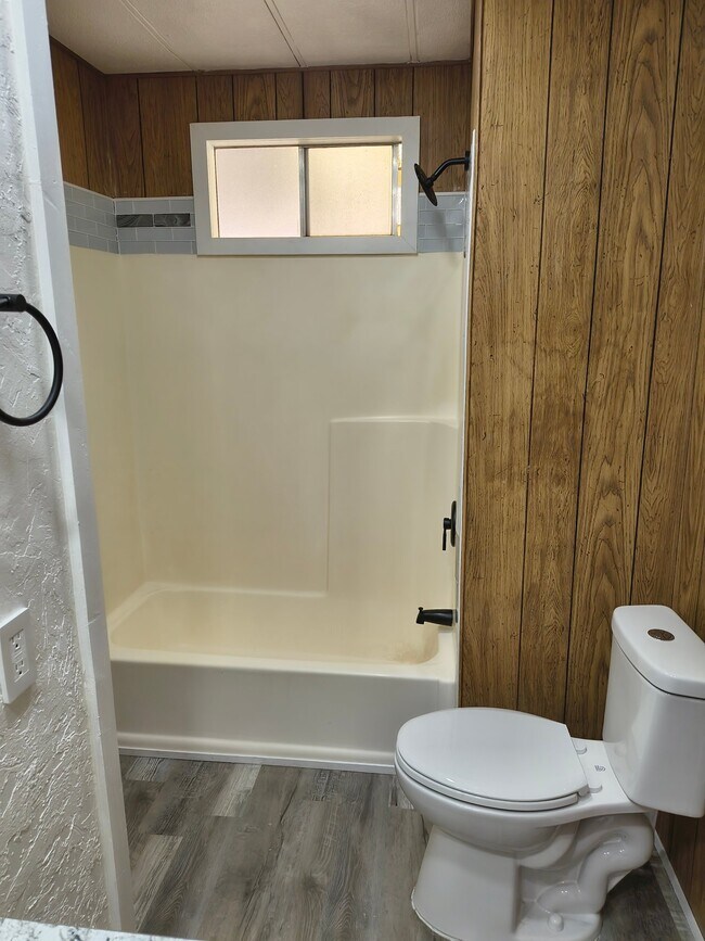 Building Photo - 35468 E Kings Canyon Rd