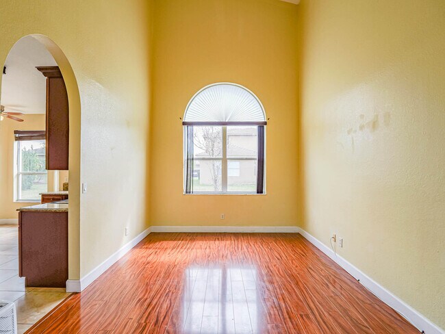 Building Photo - 5648 Spanish River Rd