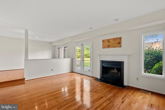 Building Photo - 11 Treaty Dr