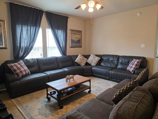 Building Photo - 3219 Creole Bay Ln