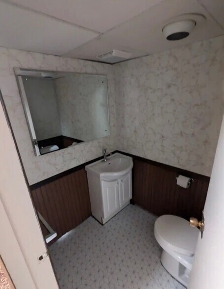 Bathroom 2 - 3455 E Lunham Ave