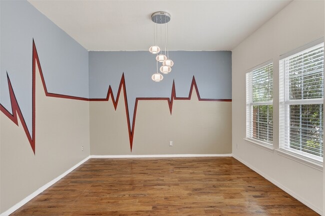 Building Photo - 20747 Settlers Lake Cir N