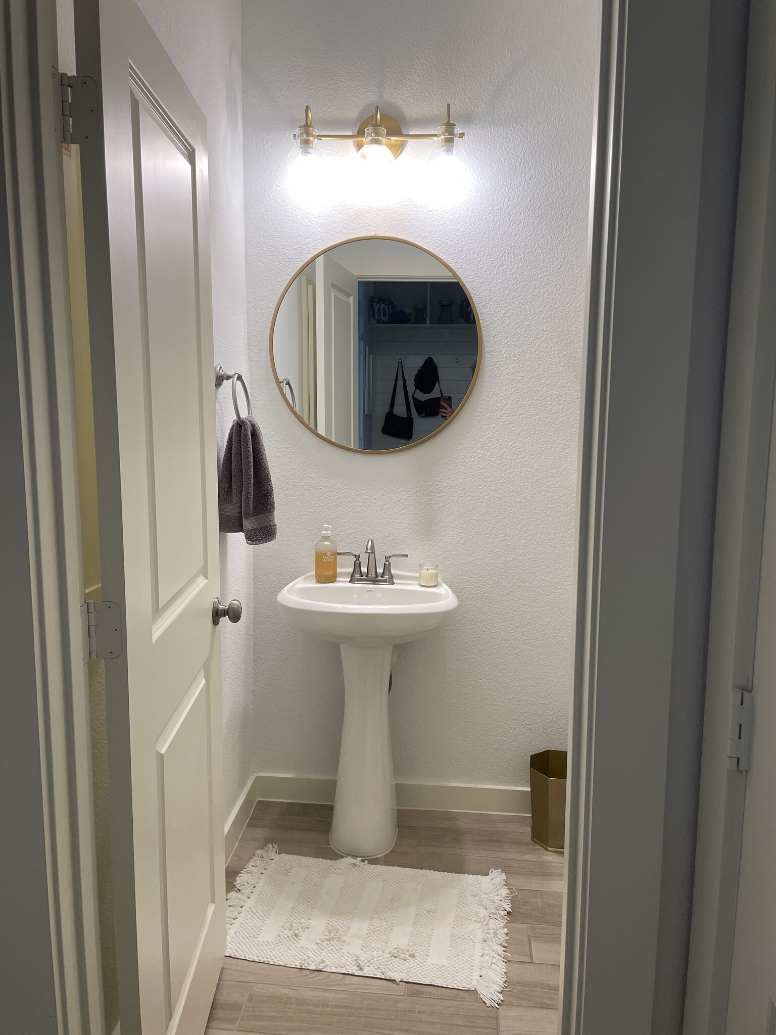 1/2 Bath - 2734 Vista Park Ln
