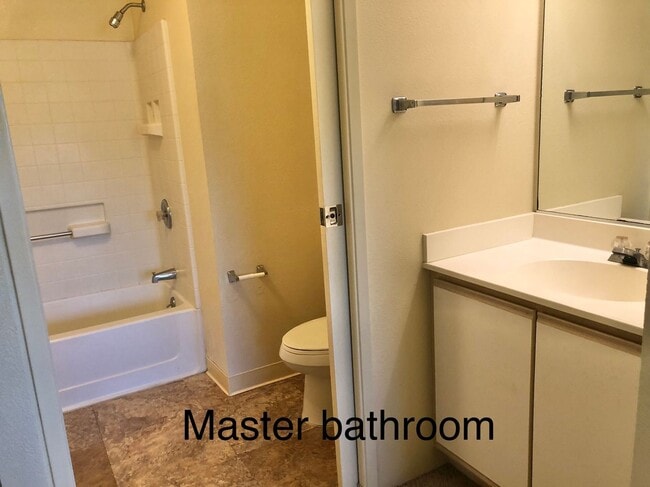 Building Photo - Northpointe - 2 bedroom, 2 bath, 2 pkg  up...