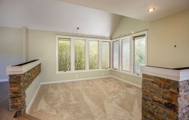 Building Photo - Hillside La Mesa, single family home, 3Bed...