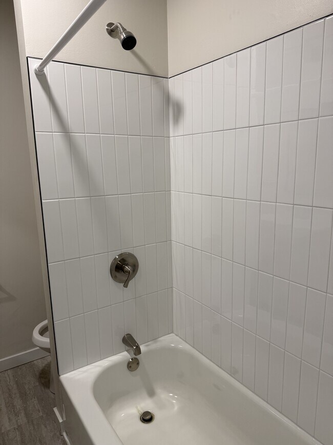 Building Photo - 532 Vermont Ave