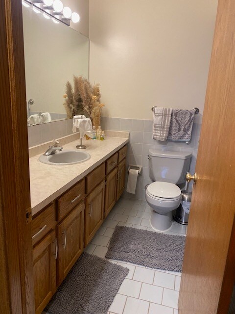 Building Photo - 8821 N Greenwood Ave