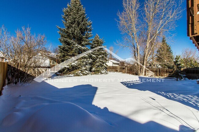 Building Photo - Split-level Home With Fenced Backyard and 2 Large Decks!