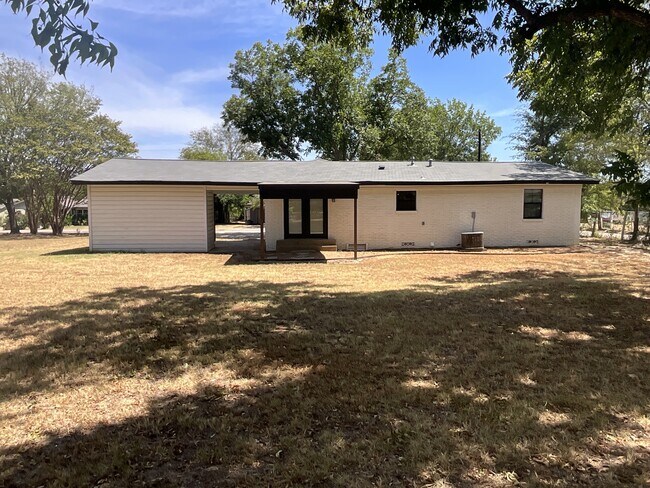 Building Photo - 261 Bois D Arc St