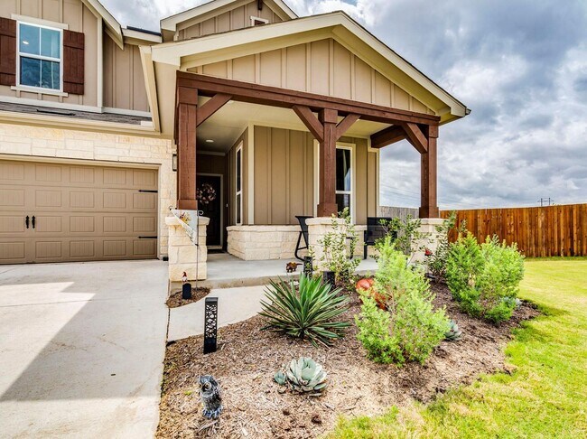Building Photo - Beautifully upgraded 3 bedroom located on a cul-de-sac - Don't miss out!