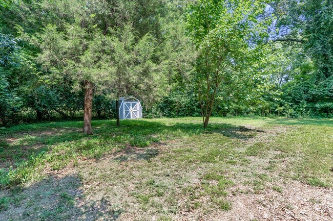 Building Photo - 6040 Airway Ln