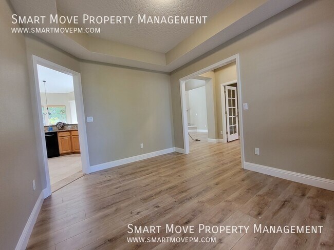Building Photo - 1096 N Glenabby Pl