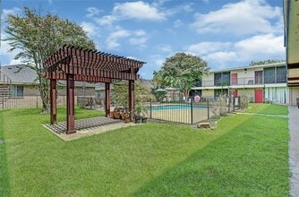 Building Photo - 1200 Carolyn Ct