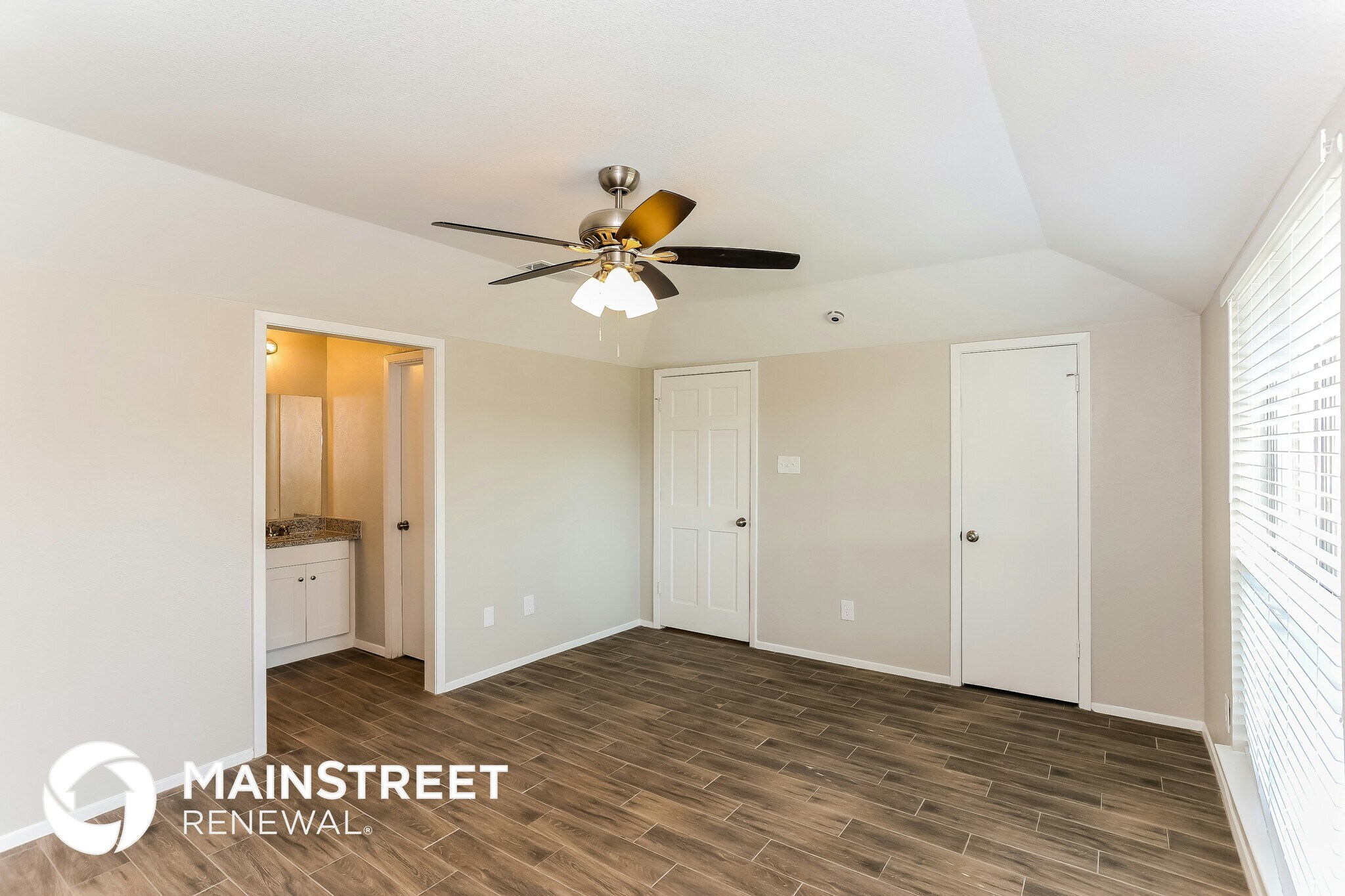 Building Photo - 817 Barcelona Cir