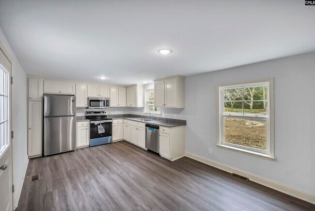 Building Photo - 152 Robin Rd