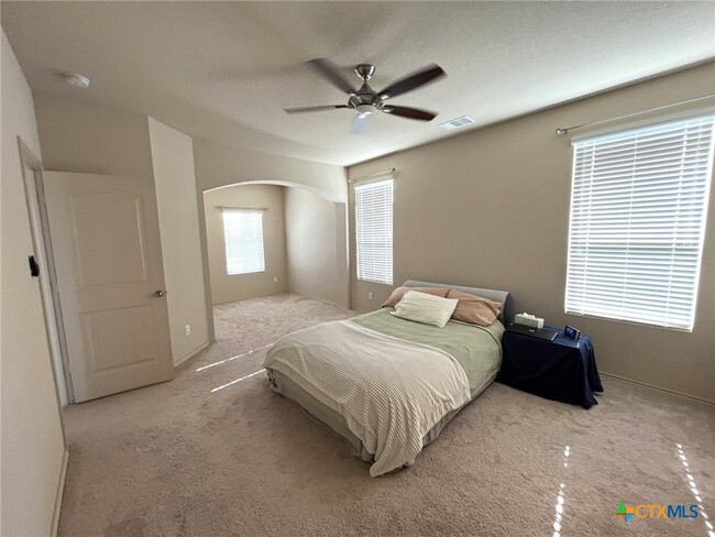 Building Photo - 1057 Clarkston Dr