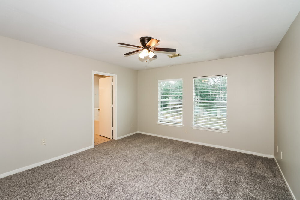 Building Photo - 18326 Forest Dew Dr