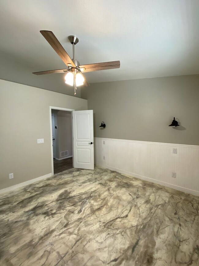 Building Photo - *COMING SOON* Beautifully Upgraded Rancher...