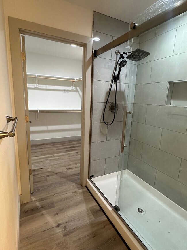 Building Photo - Now LEASING in Summit Pass! Available May 18, 2026!