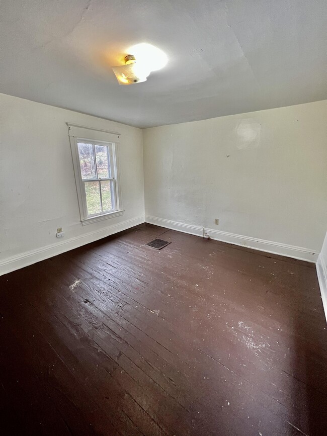 Building Photo - 975 Dorsey Ave