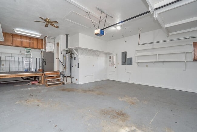 Building Photo - 2406 Jib Cir