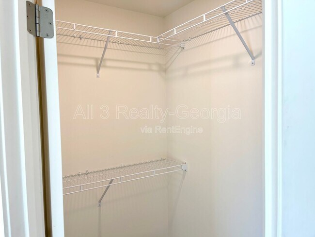 Building Photo - 5859 Greystone Dr