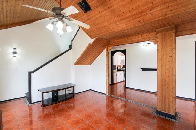 Building Photo - 8102 N U.S. Hwy 183