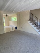 Building Photo - 945 Riverside Dr