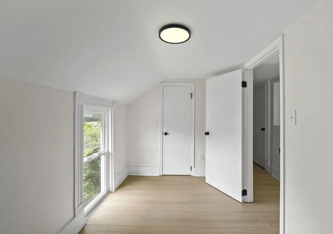 Building Photo - 308 S Highland Ave