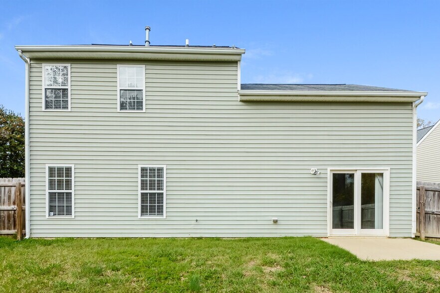 Building Photo - 1910 Sterling Hill Dr