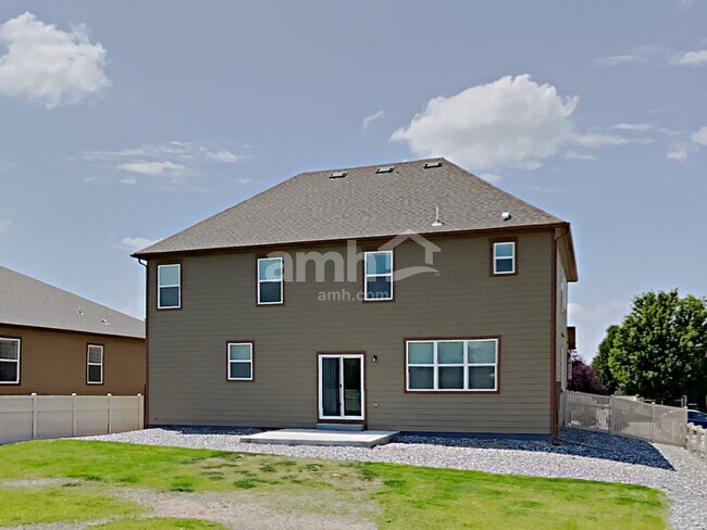 Building Photo - 10174 Dogwood St