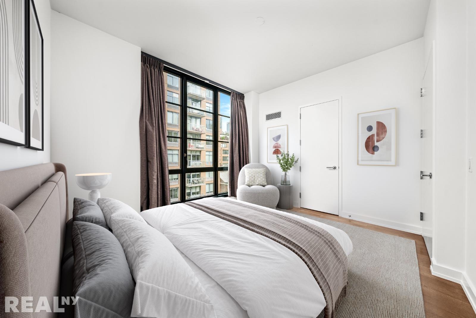 Building Photo - 261 W 25th St
