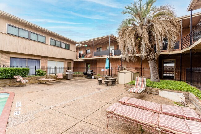 Building Photo - 3809 N Braeswood Blvd