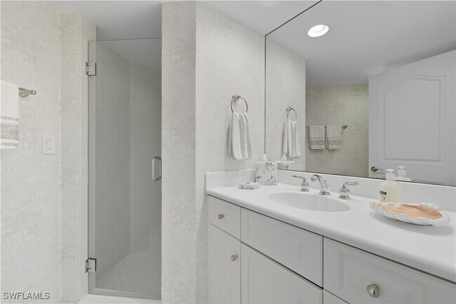 Building Photo - 4901 Gulf Shore Blvd N