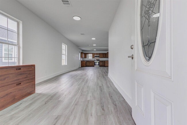 Building Photo - 8505 Denby St