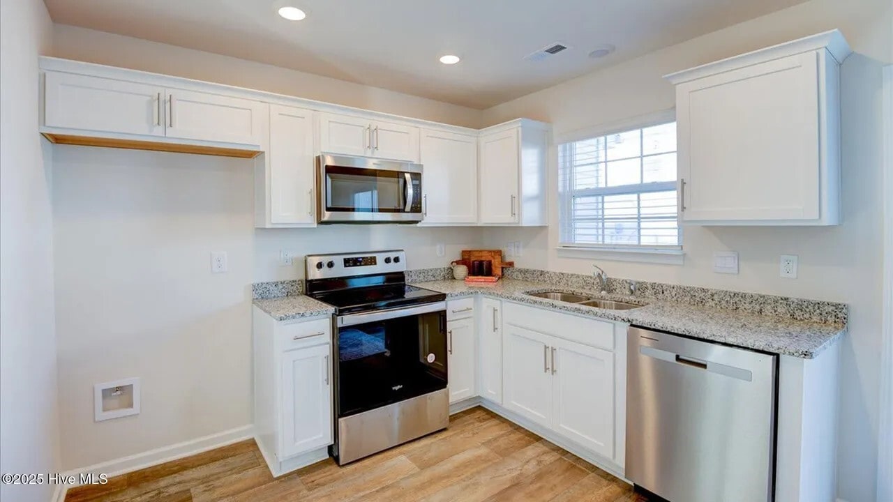 Building Photo - 4129 Laurel Ridge Dr