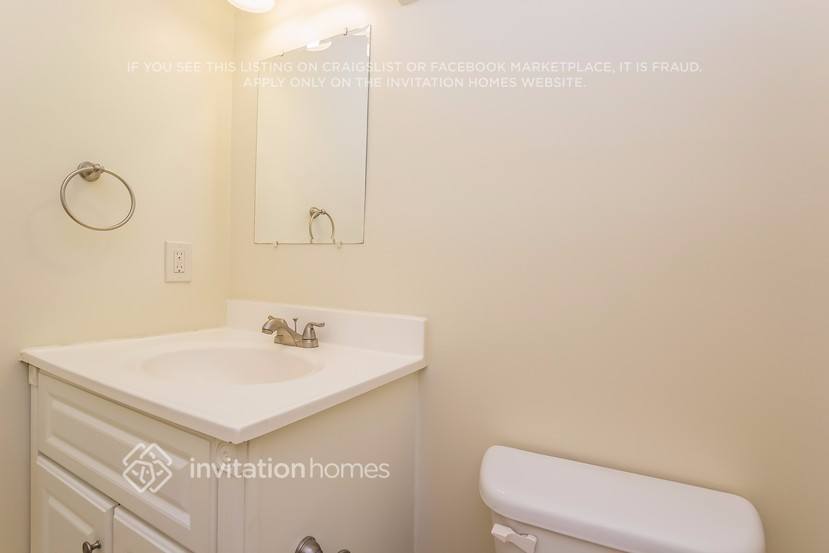 Building Photo - 945 Daisy Ct NW