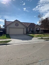 Building Photo - 4 Bedroom 2 Bath Home Available Now!