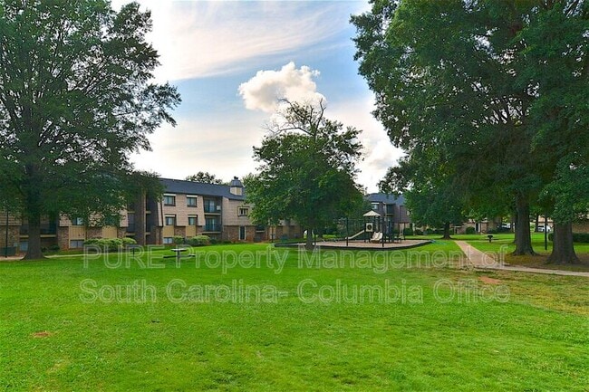 Building Photo - 515 Menlo Dr