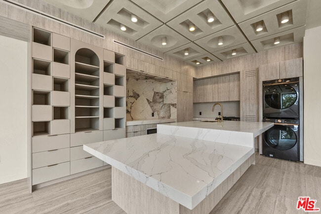 Building Photo - 1021 N Ogden Dr