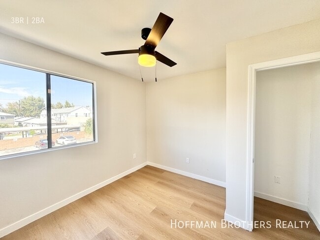 Building Photo - 11941 Weddington St