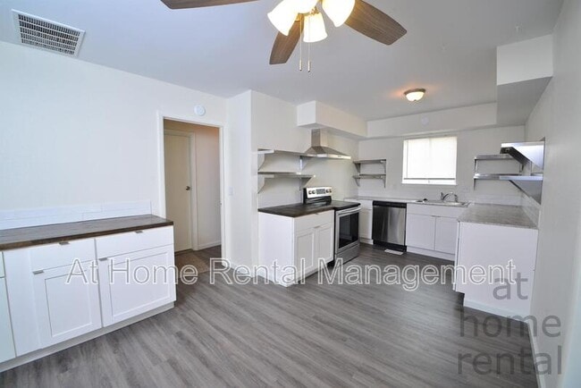 Building Photo - 3821 S 93rd E Ave