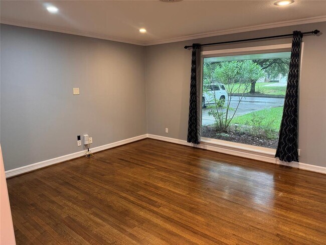 Building Photo - 10710 Chimney Rock Rd